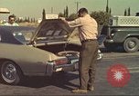 Image la détection de la marijuana chien San Diego California USA, 1975, de la seconde 37 séquences d'archives historiques vidéo 65675064378