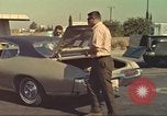 Image la détection de la marijuana chien San Diego California USA, 1975, de la seconde 38 séquences d'archives historiques vidéo 65675064378