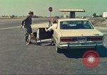 Image la détection de la marijuana chien San Diego California USA, 1975, de la seconde 13 séquences d'archives historiques vidéo 65675064379