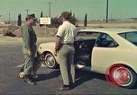 Image la détection de la marijuana chien San Diego California USA, 1975, de la seconde 18 séquences d'archives historiques vidéo 65675064379