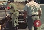 Image la détection de la marijuana chien San Diego California USA, 1975, de la seconde 35 séquences d'archives historiques vidéo 65675064379
