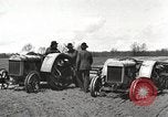 Image tracteurs Fordson United States USA, 1924, de la seconde 29 séquences d'archives historiques vidéo 65675064407
