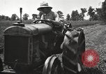 Standbild Fordson Schlepper United States USA, 1924, aus Sekunde 26 historischem Filmmaterial Videoclip 65675064411