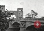 Immagine di White River Bridge Indianapolis Indiana USA, 1916, secondo 17 filmato di repertorio 65675064437