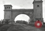 Immagine di White River Bridge Indianapolis Indiana USA, 1916, secondo 21 filmato di repertorio 65675064437