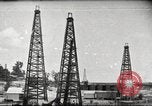 Standbild Ölindustrie United States USA, 1920, aus Sekunde 1 historischem Filmmaterial Videoclip 65675064491