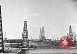 Standbild Ölindustrie United States USA, 1920, aus Sekunde 11 historischem Filmmaterial Videoclip 65675064491