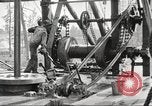 Standbild Ölindustrie United States USA, 1920, aus Sekunde 35 historischem Filmmaterial Videoclip 65675064491