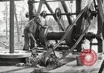 Standbild Ölindustrie United States USA, 1920, aus Sekunde 48 historischem Filmmaterial Videoclip 65675064491