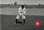 Immagine di Walter Hagen giocando a golf Bloomfield Hills Michigan USA, 1919, secondo 6 filmato di repertorio 65675064503