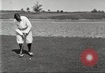 Immagine di Walter Hagen giocando a golf Bloomfield Hills Michigan USA, 1919, secondo 14 filmato di repertorio 65675064503