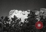 Standbild Mount Rushmore National Memorial South Dakota United States USA, 1939, aus Sekunde 9 historischem Filmmaterial Videoclip 65675064529