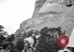 Standbild Mount Rushmore National Memorial South Dakota United States USA, 1939, aus Sekunde 27 historischem Filmmaterial Videoclip 65675064529
