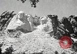 Standbild Mount Rushmore National Memorial South Dakota United States USA, 1939, aus Sekunde 37 historischem Filmmaterial Videoclip 65675064529