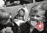 Standbild unterprivilegierte Kinder New York United States USA, 1939, aus Sekunde 28 historischem Filmmaterial Videoclip 65675064535