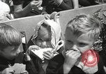 Standbild unterprivilegierte Kinder New York United States USA, 1939, aus Sekunde 29 historischem Filmmaterial Videoclip 65675064535