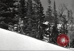 Standbild Skiausrüstung United States USA, 1942, aus Sekunde 5 historischem Filmmaterial Videoclip 65675064555