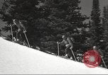 Standbild Skiausrüstung United States USA, 1942, aus Sekunde 10 historischem Filmmaterial Videoclip 65675064555