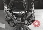 Standbild Skiausrüstung United States USA, 1942, aus Sekunde 37 historischem Filmmaterial Videoclip 65675064556
