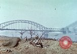 Immagine di Soldati statunitensi Remagen Germania, 1945, secondo 15 filmato di repertorio 65675064564