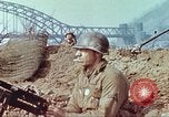 Immagine di Soldati statunitensi Remagen Germania, 1945, secondo 23 filmato di repertorio 65675064564