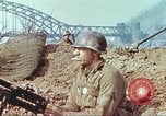 Immagine di Soldati statunitensi Remagen Germania, 1945, secondo 29 filmato di repertorio 65675064564