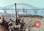 Immagine di Soldati statunitensi Remagen Germania, 1945, secondo 40 filmato di repertorio 65675064564