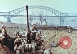 Immagine di Soldati statunitensi Remagen Germania, 1945, secondo 43 filmato di repertorio 65675064564