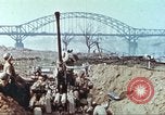 Immagine di Soldati statunitensi Remagen Germania, 1945, secondo 45 filmato di repertorio 65675064564