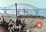 Immagine di Soldati statunitensi Remagen Germania, 1945, secondo 46 filmato di repertorio 65675064564