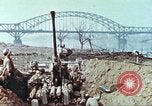 Immagine di Soldati statunitensi Remagen Germania, 1945, secondo 49 filmato di repertorio 65675064564