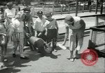 Standbild Brookfield Zoo Chicago Illinois USA, 1956, aus Sekunde 7 historischem Filmmaterial Videoclip 65675064622