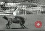 Standbild Teenager Rodeo Wettbewerb Oregon United States USA, 1956, aus Sekunde 14 historischem Filmmaterial Videoclip 65675064624