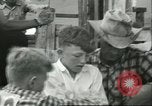 Standbild Teenager Rodeo Wettbewerb Oregon United States USA, 1956, aus Sekunde 51 historischem Filmmaterial Videoclip 65675064624