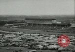 Standbild Queen Elizabeth Surrey England, 1956, aus Sekunde 6 historischem Filmmaterial Videoclip 65675064628