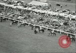 Standbild Queen Elizabeth Surrey England, 1956, aus Sekunde 32 historischem Filmmaterial Videoclip 65675064628