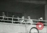 Standbild Queen Elizabeth Surrey England, 1956, aus Sekunde 35 historischem Filmmaterial Videoclip 65675064628