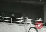 Standbild Queen Elizabeth Surrey England, 1956, aus Sekunde 37 historischem Filmmaterial Videoclip 65675064628