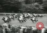 Standbild Queen Elizabeth Surrey England, 1956, aus Sekunde 45 historischem Filmmaterial Videoclip 65675064628