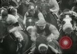 Standbild Queen Elizabeth Surrey England, 1956, aus Sekunde 51 historischem Filmmaterial Videoclip 65675064628