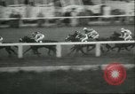 Standbild Queen Elizabeth Surrey England, 1956, aus Sekunde 52 historischem Filmmaterial Videoclip 65675064628