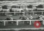 Standbild Queen Elizabeth Surrey England, 1956, aus Sekunde 53 historischem Filmmaterial Videoclip 65675064628