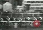 Standbild Queen Elizabeth Surrey England, 1956, aus Sekunde 56 historischem Filmmaterial Videoclip 65675064628