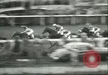 Standbild Queen Elizabeth Surrey England, 1956, aus Sekunde 59 historischem Filmmaterial Videoclip 65675064628