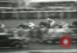 Standbild Queen Elizabeth Surrey England, 1956, aus Sekunde 60 historischem Filmmaterial Videoclip 65675064628