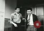 Standbild Ungarische Schüler entführten Flugzeug Deutschland, 1956, aus Sekunde 56 historischem Filmmaterial Videoclip 65675064630