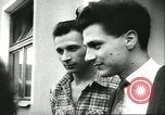 Standbild Ungarische Schüler entführten Flugzeug Deutschland, 1956, aus Sekunde 57 historischem Filmmaterial Videoclip 65675064630