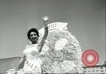 Standbild Miss Universe contest Long Beach California USA, 1956, aus Sekunde 30 historischem Filmmaterial Videoclip 65675064632