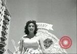 Standbild Miss Universe contest Long Beach California USA, 1956, aus Sekunde 33 historischem Filmmaterial Videoclip 65675064632
