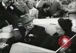 Standbild Heer und Vrow Reeffer Holland Niederlande, 1956, aus Sekunde 11 historischem Filmmaterial Videoclip 65675064633